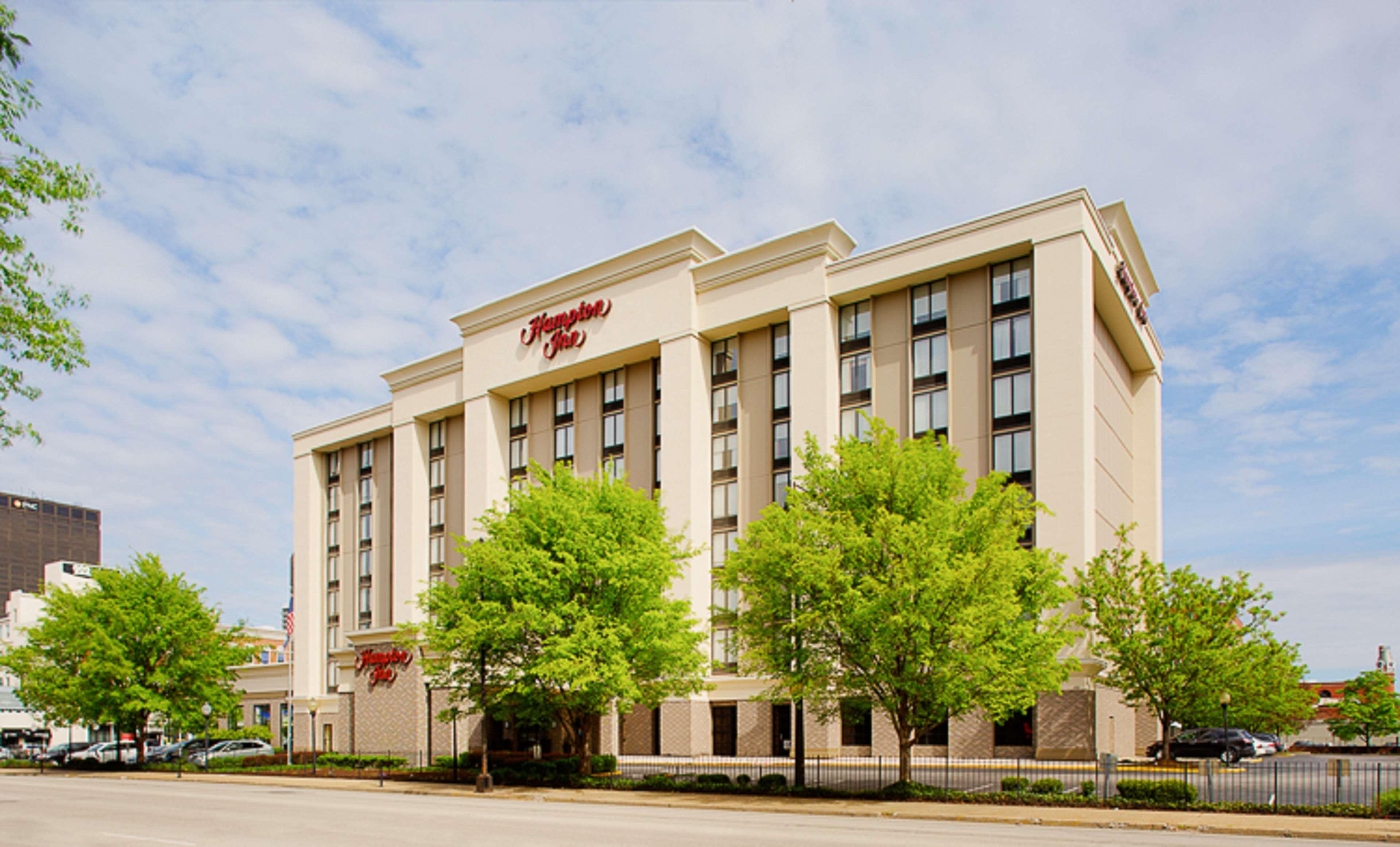 Hampton Inn Louisville Downtown Exterior foto